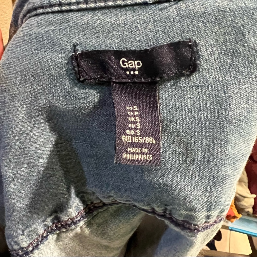 Gap Chambray Blue Button Down Shirt - image 3